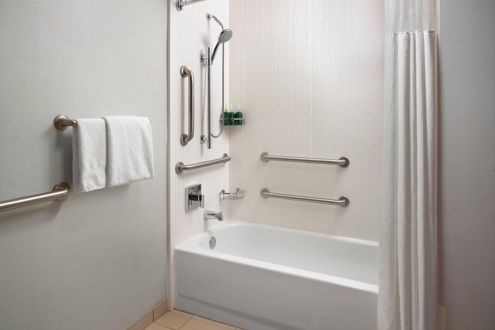Courtyard By Marriott Fayetteville Extérieur photo