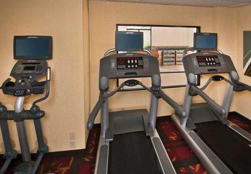 Courtyard By Marriott Fayetteville Extérieur photo