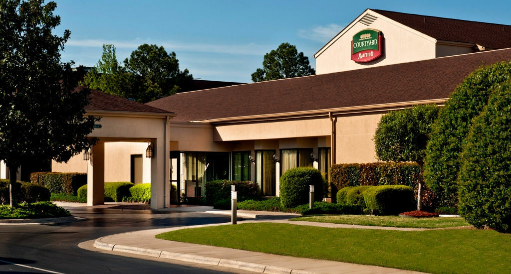 Courtyard By Marriott Fayetteville Extérieur photo